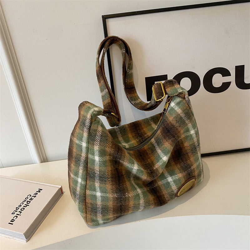 Gemütliche Karierte Schultertasche Brehn