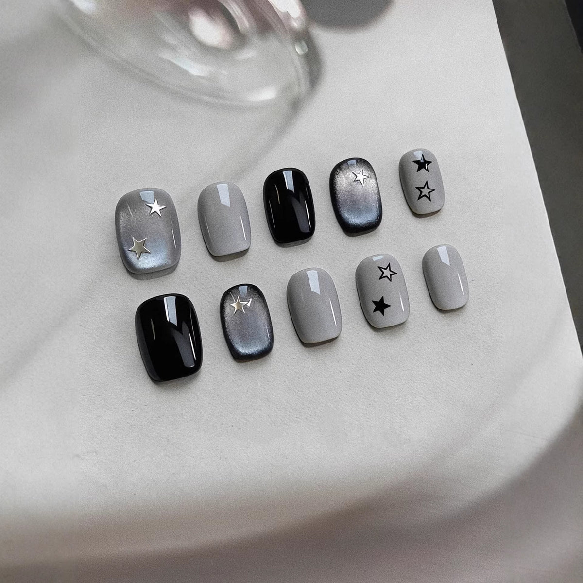 Dekoratives Press-On-Nagelkunst-Set mit Sternmotiv