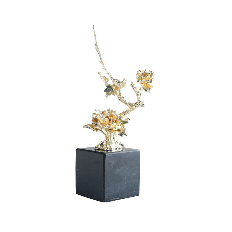 Künstlerische Blumenskulptur