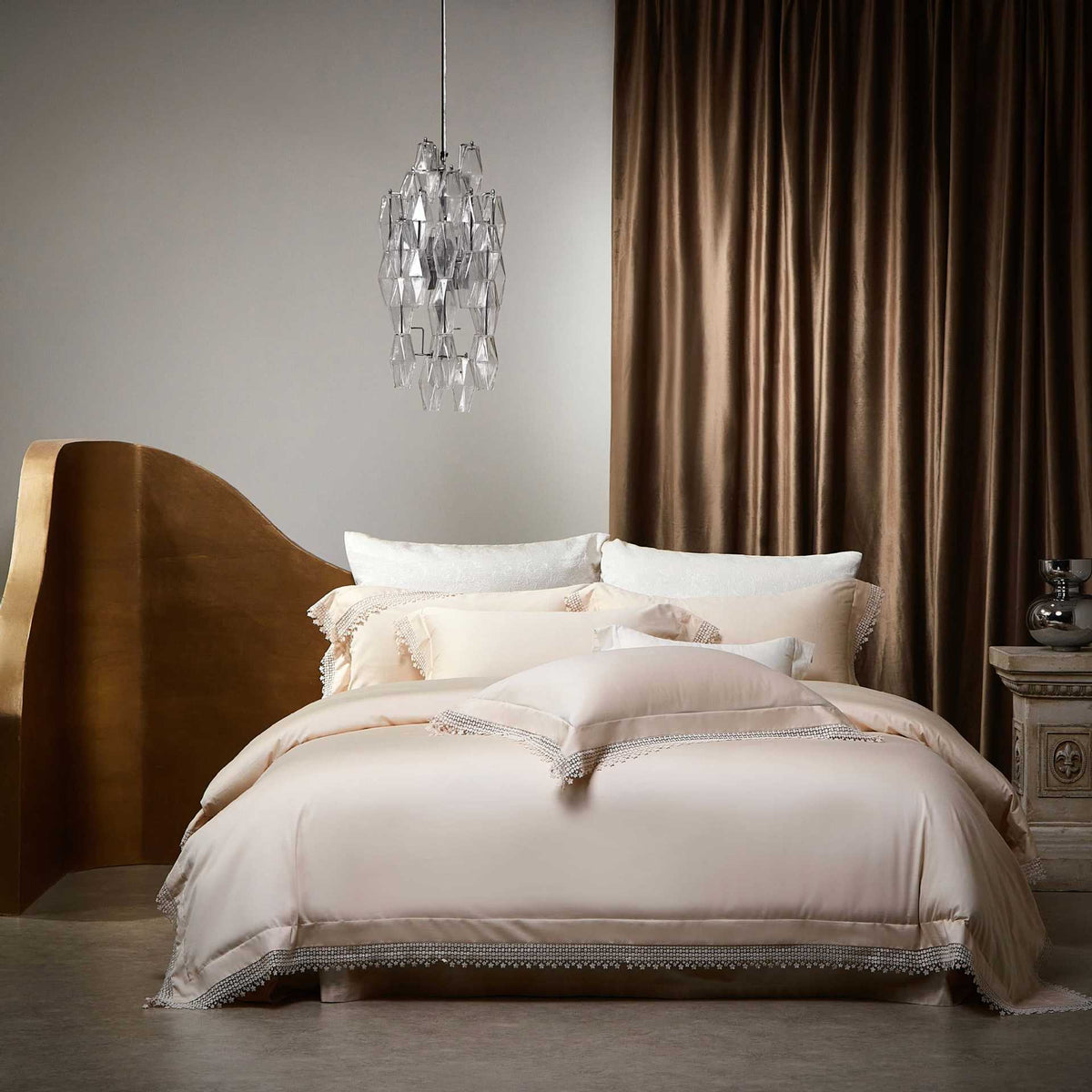 Luxuriöses Satin-Bettwäsche-Set mit Spitzenbesatz