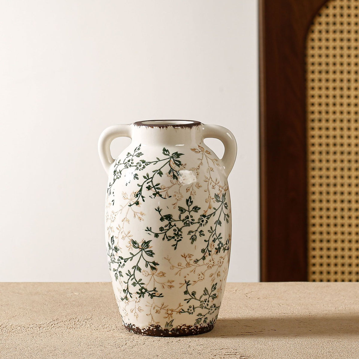 Elegante und kunstvoll verzierte Keramikvase Brehn
