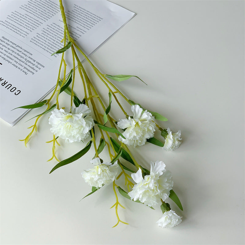 Realistische Seidenblumenstielarrangement