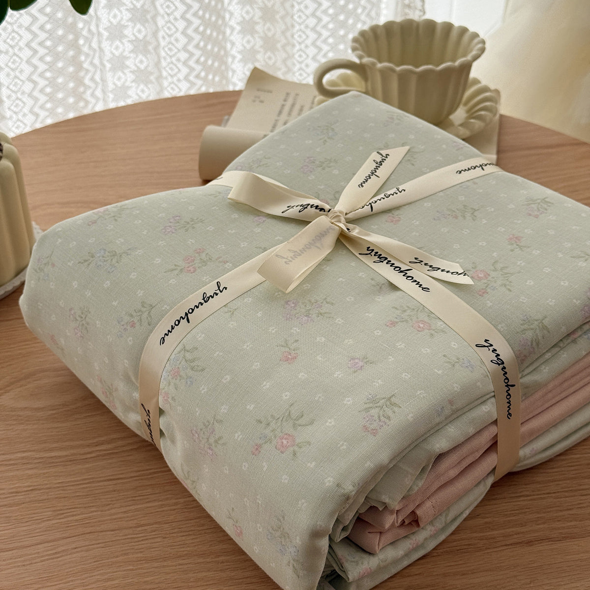 Blumenmuster Baumwolle-Leinen Bettbezug Geschenkset mit wendbarem Finish und tiefen Eckbändern