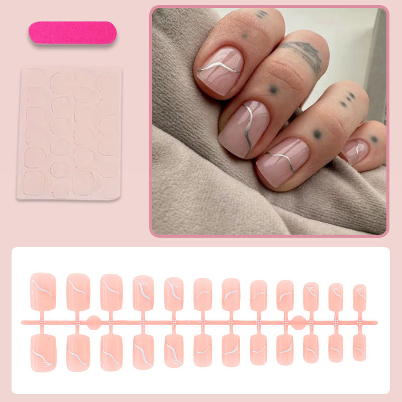 Kunstnagelset mit eleganten Wellenlinien und schimmernden Akzenten Brehn