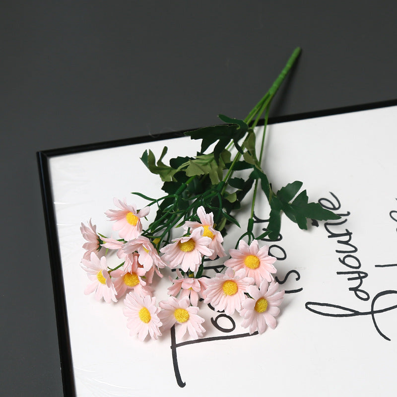 Dekorative Blumenarrangements für die Wohnkultur