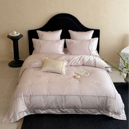 Luxuriöses besticktes Satin Bettwäsche-Set mit gewelltem Saum