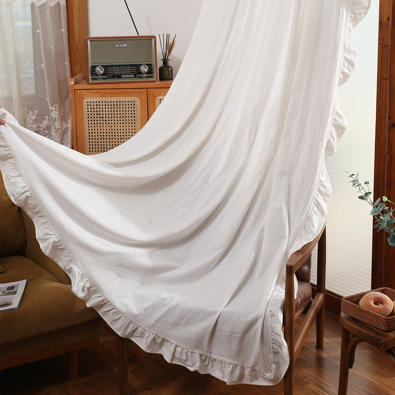 Rüschentexturierte Tischdecke