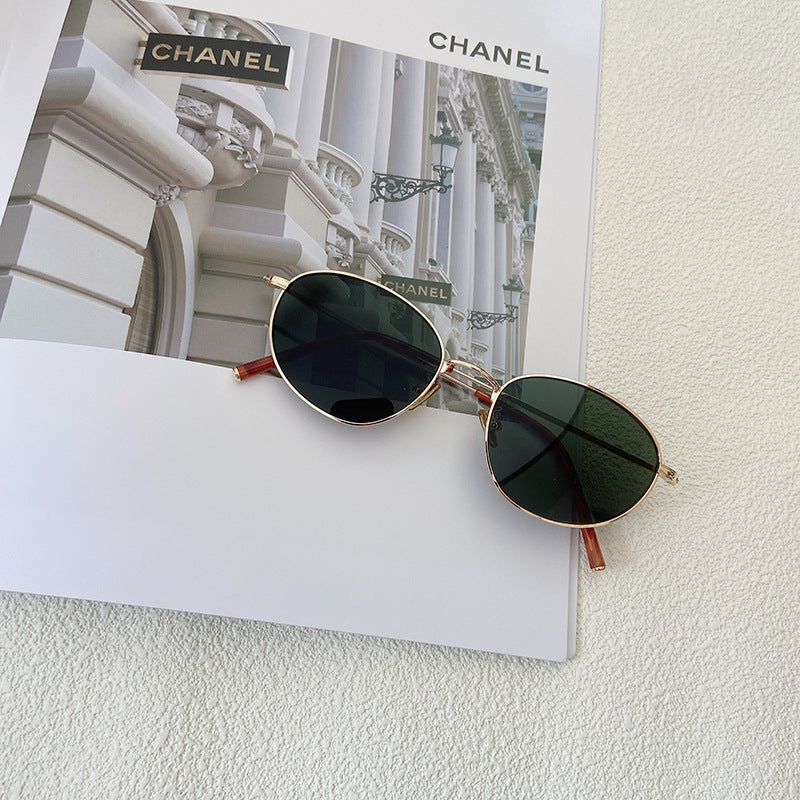 Modische Brille Im Eleganten Design Brehn