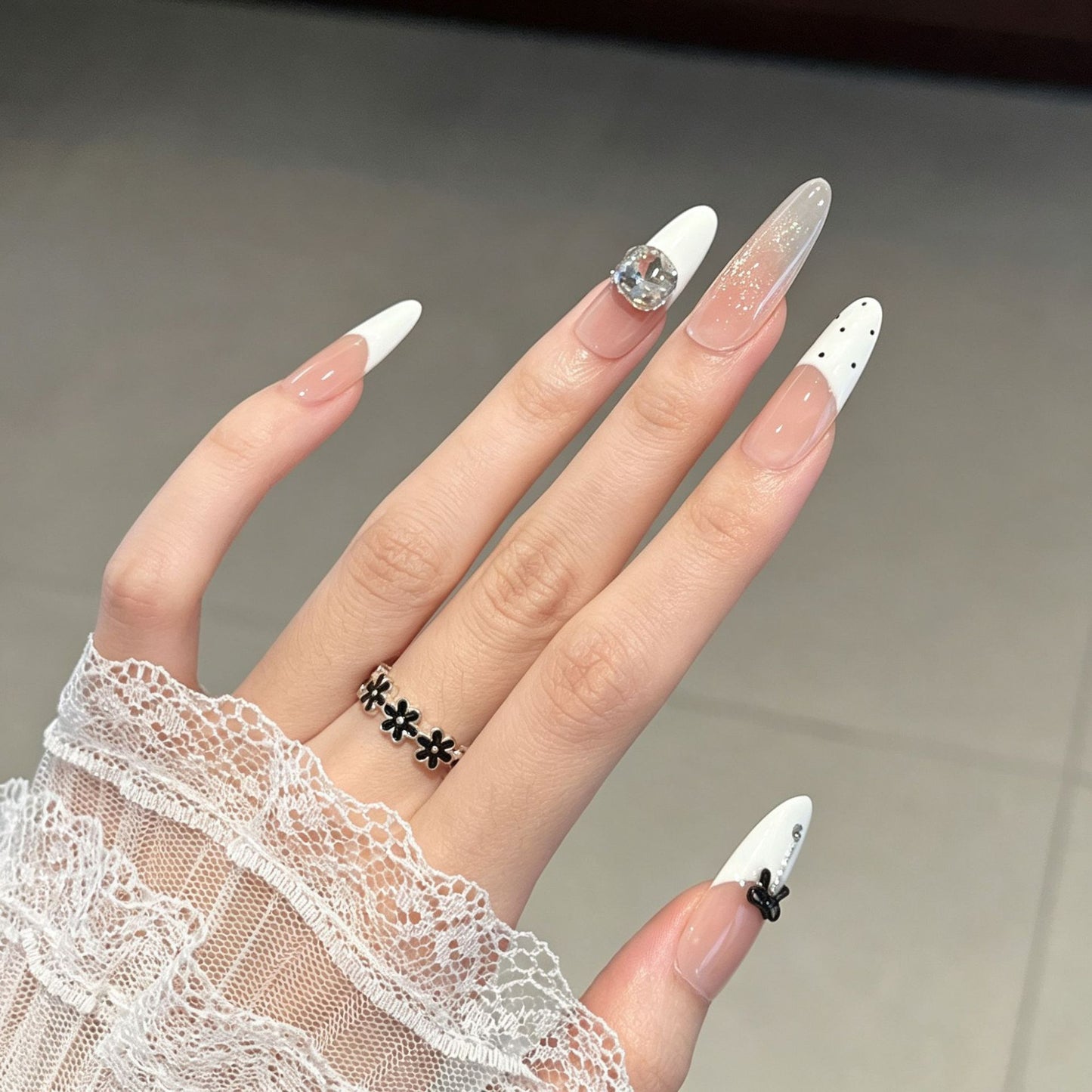 Elegante lange Stiletto Press-On Nagelverlängerungen Brehn