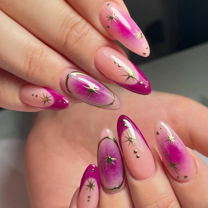 Elegante mit Sternen verzierte Gel-Nagelkunst