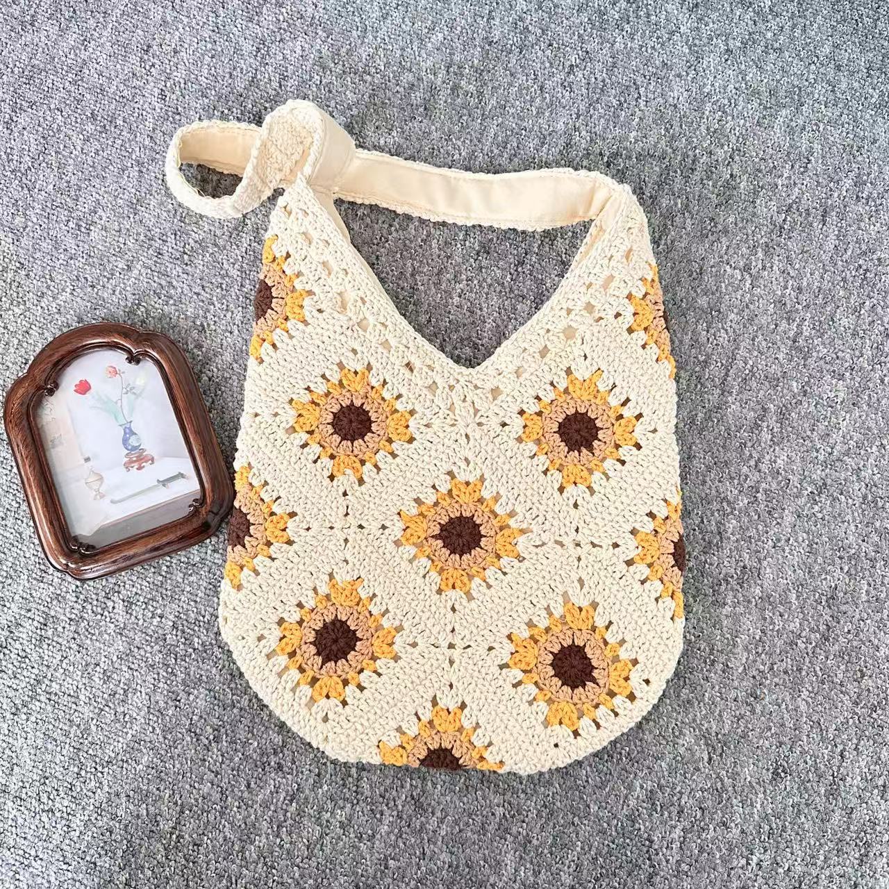 Modische Häkel-Umhängetasche Brehn