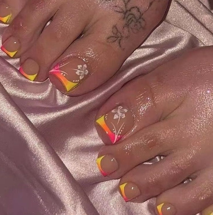 Florales Nageldesign Verbesserungen Brehn