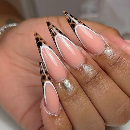 Künstlerische Stiletto Nagelkunst Brehn
