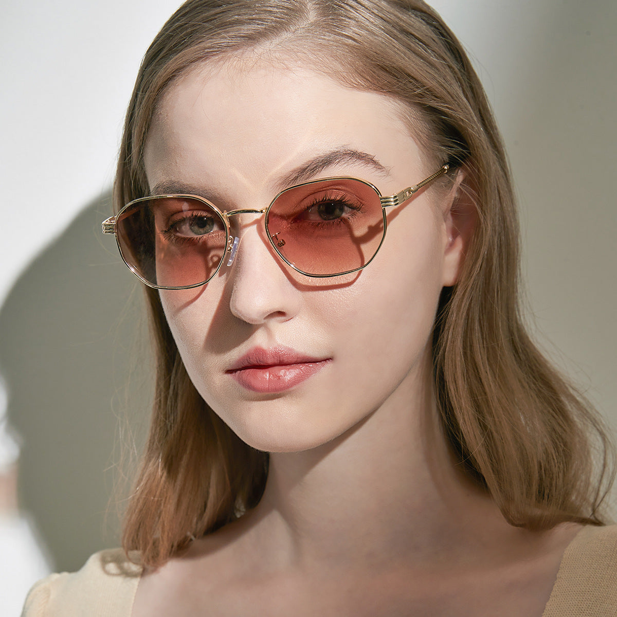 Damen modische Sonnenbrille mit hochwertigem Metallrahmen und eleganten Gläsern Brehn