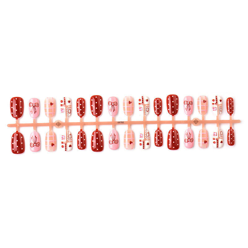Festive gemusterte Press-On Nagelkunst Brehn