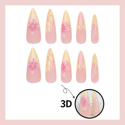 Kunstnagelset mit elegantem Floral-Muster und schimmernden Akzenten Brehn