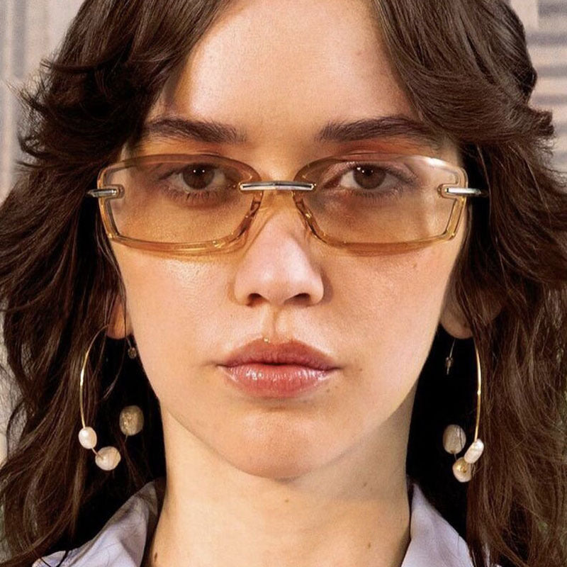 Damen modische Sonnenbrille im futuristischen Design und transparentem Rahmen Brehn