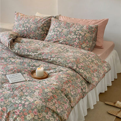 Bettbezug-Garnitur aus feinem Baumwollsatin mit aquarelliertem Blumenprint und atmungsaktivem Perkal-Effekt