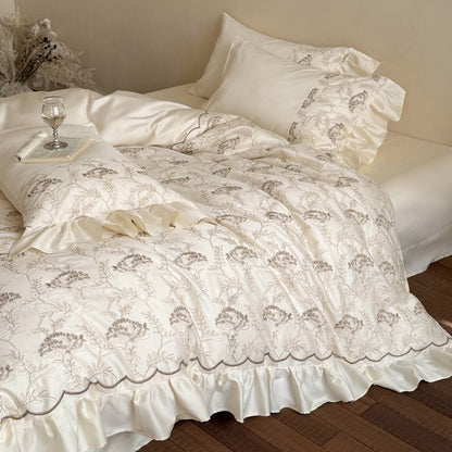 Bestickte florale Rüsche mit gewelltem Rand Bettbezug Ensemble mit Satinbesatz
