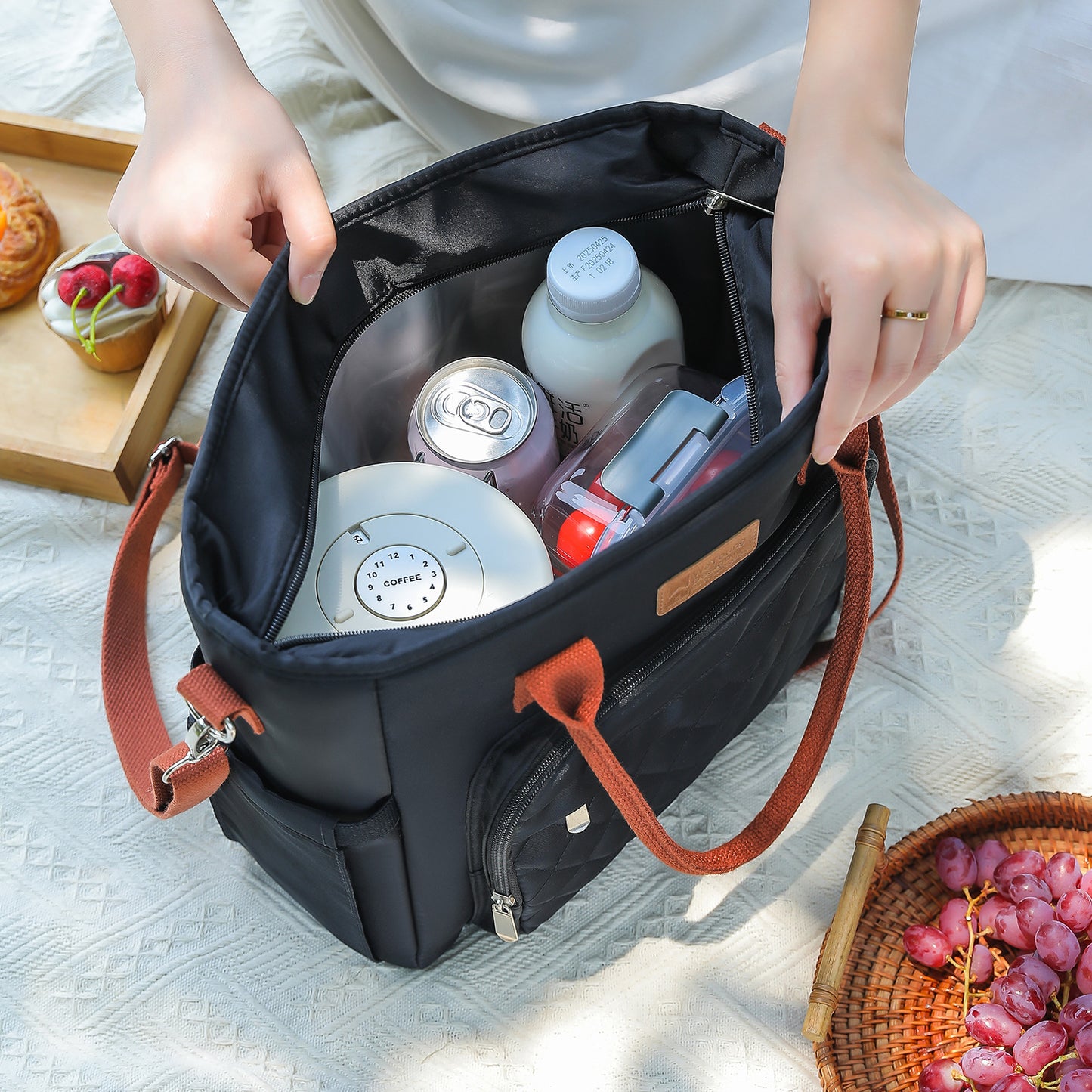 Damen Kühltasche mit mehreren Fächern und verstellbarem Schultergurt Brehn