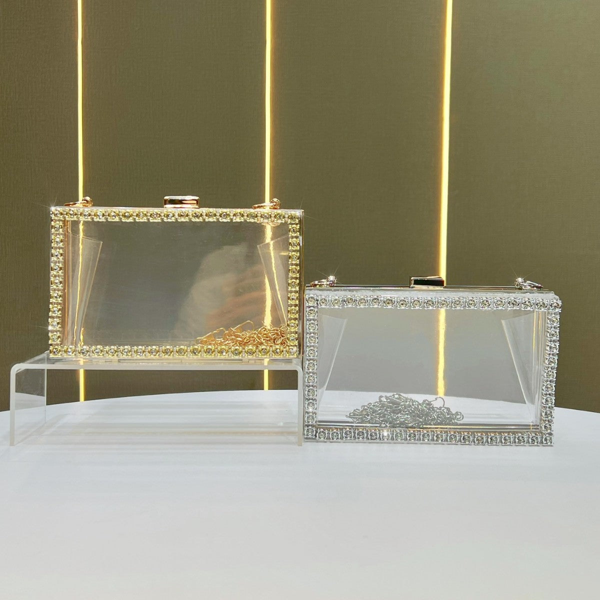 Kristallakzentierte klare Abend-Clutch