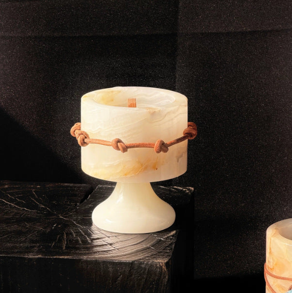 Eleganter dekorativer Kerzenhalter
