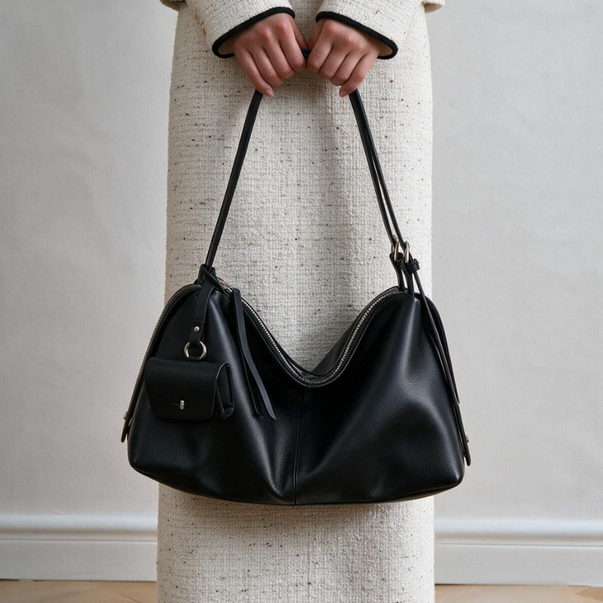 Lässige genarbte Hobo Schultertasche mit Reißverschluss oben und abnehmbarem Mini-Pouch