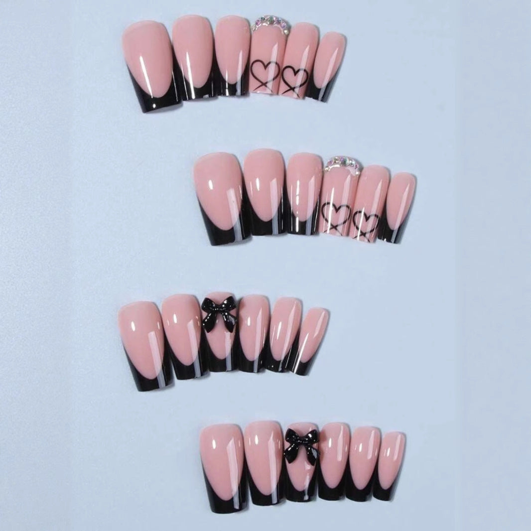 Kunstnagelset mit elegantem Herz- und Schleifenmotiv Brehn