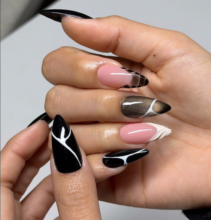 Künstlerische mandelförmige Nagelkunst Brehn