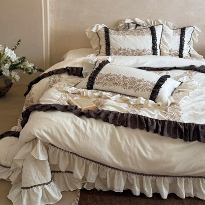 Vintage Cottage Floral Rüsch Bettbezug Set mit gestepptem Bolster und tiefem Bettrock