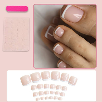 Kunstnagelset mit eleganter French Maniküre Brehn