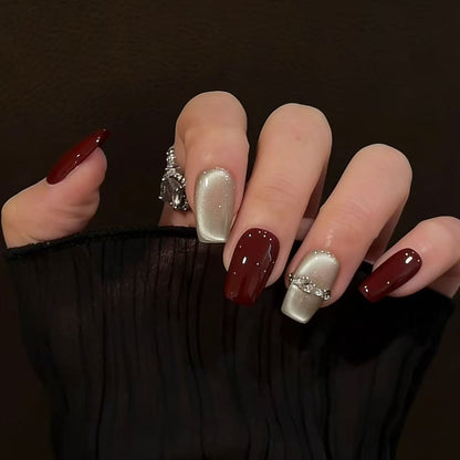 Elegante Druck-On-Nagelverbesserungen