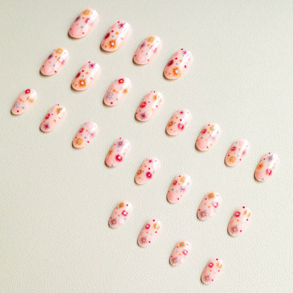 Verspielt Herz und Stern Nail Art
