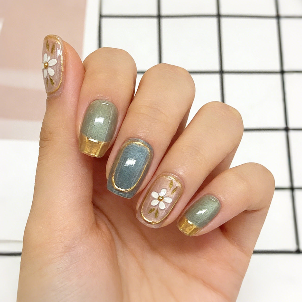 Floral Accent Press-On Nagel Kunst Set Brehn