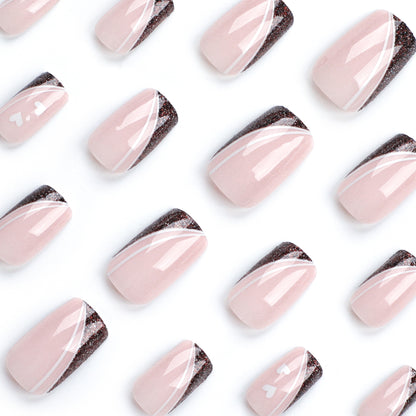 Kunstvolle Nagelkunst mit elegantem Glitter und Herzdesign Brehn