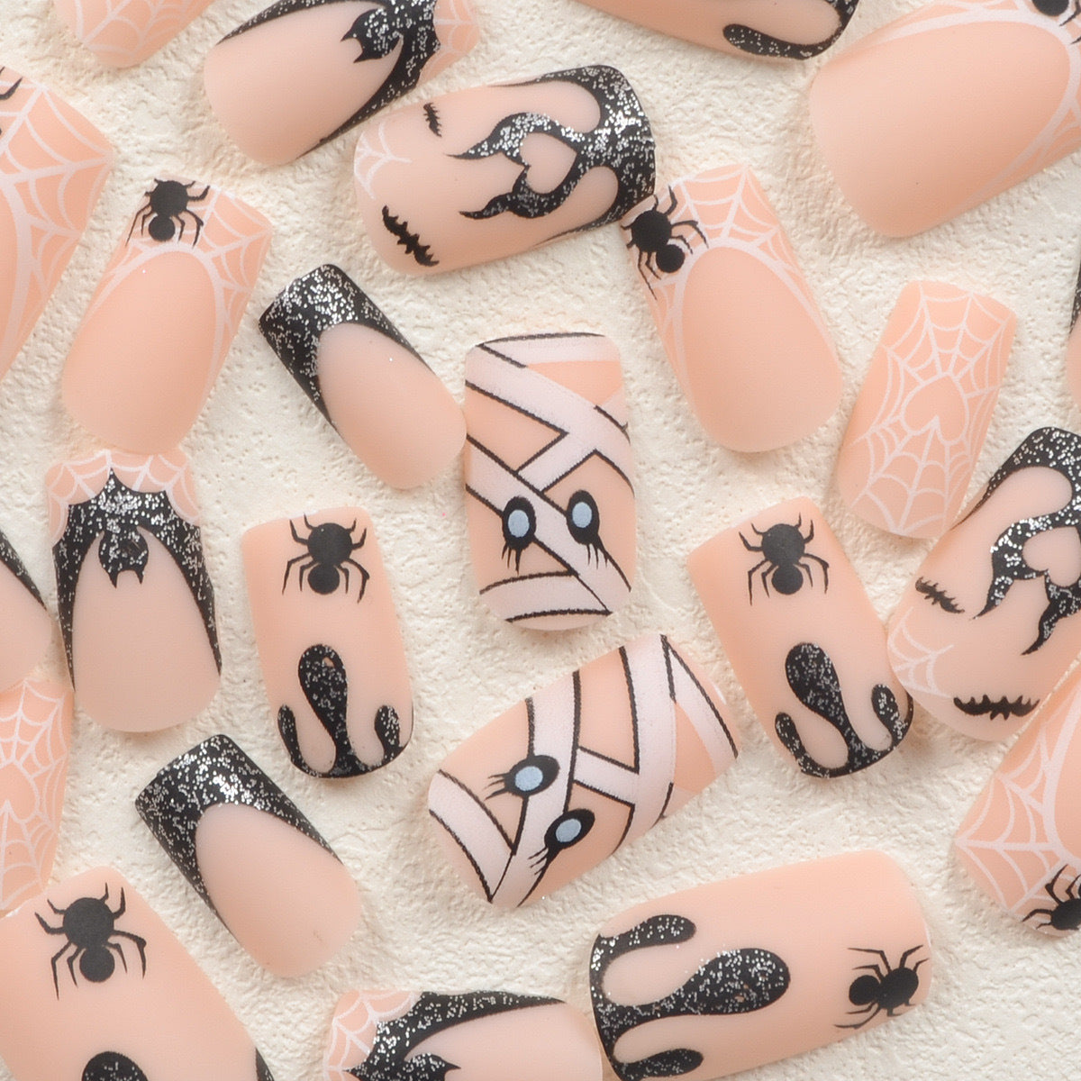 Halloween Kunstnagelset mit gruseligen Spinnen- und Netzdesigns Brehn