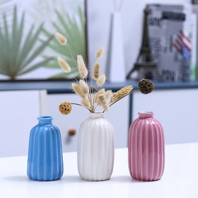 Rippte Keramische Bud Vase Brehn