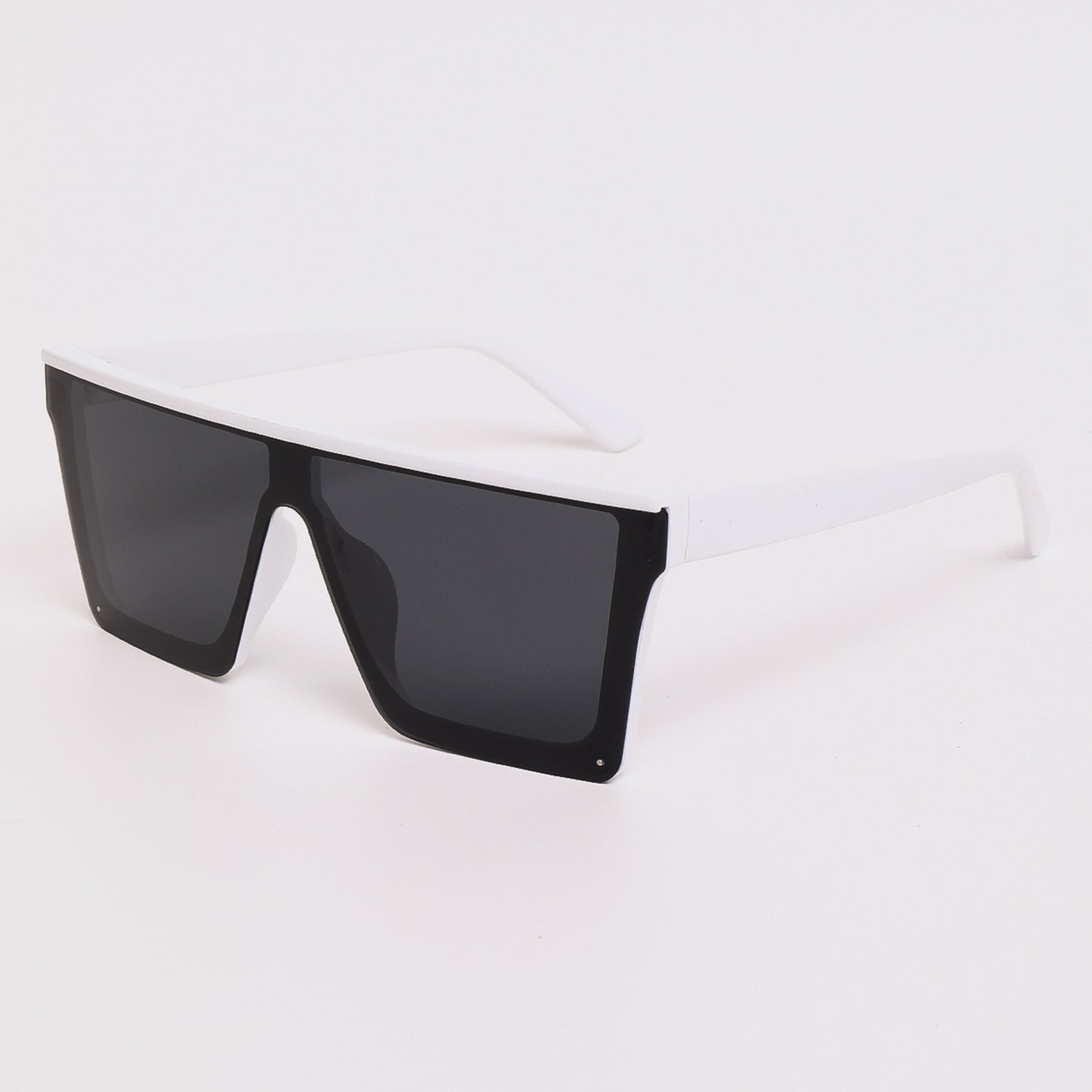 Damen oversized Sonnenbrille im futuristischen Design Brehn
