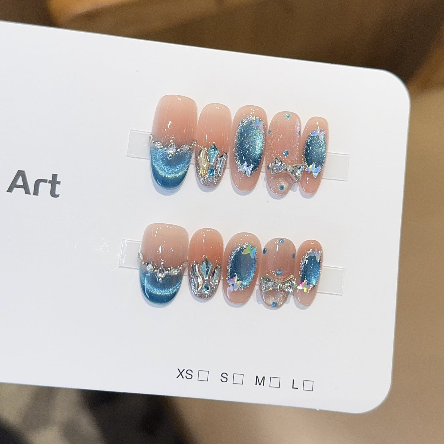 Künstliche Nagelspitzen mit Glitzer- und Wasserfarben-Effekt Brehn