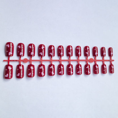 Glamouröses Herz Nagelkunst