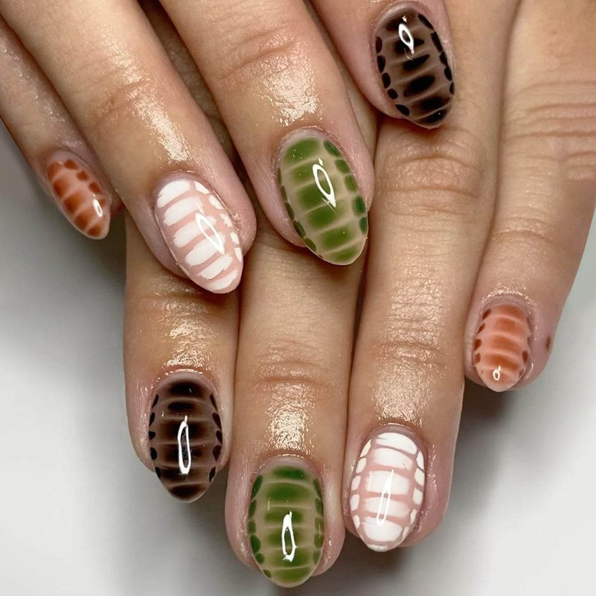 Kunstvolle Nailart mit kreativen Mustern Brehn