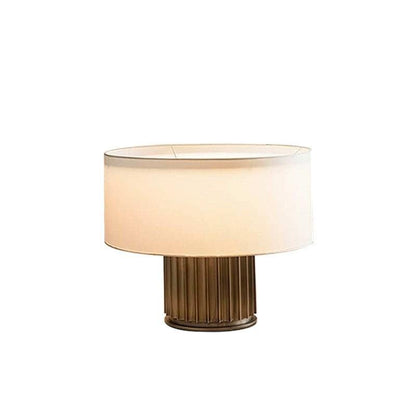 Elegante Tischlampe mit rundem Schirm