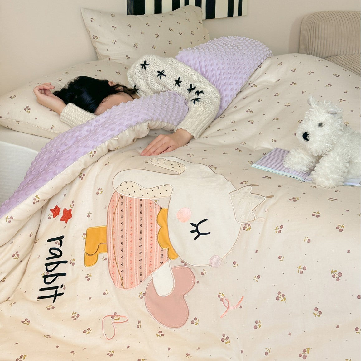 Quilted Baumwollmischung Applikation Hase Komforter Set mit Wendbarem Minky Besatz und Dekorativen Kissenbezügen