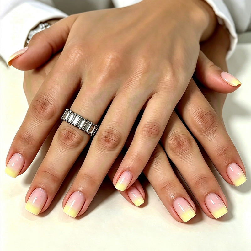 Kunstnagelset mit luxuriösen Ombre-Effekten Brehn