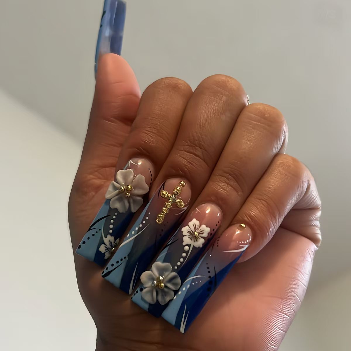 Dekorative 3D Blumen Nagelkunst Verlängerungen Brehn