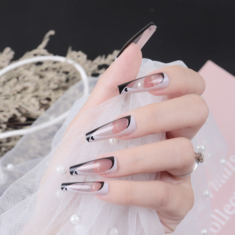 Elegante Stiletto Press-On Nägel mit künstlerischem Design Brehn