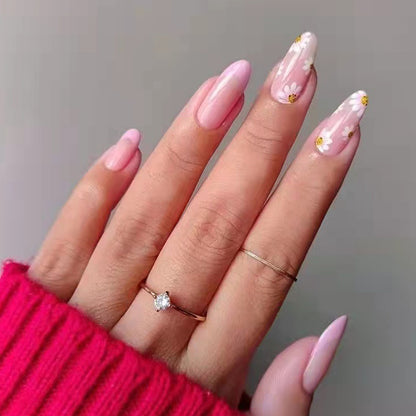 Kunstvolle Nagelverlängerungen mit floralem Design Brehn