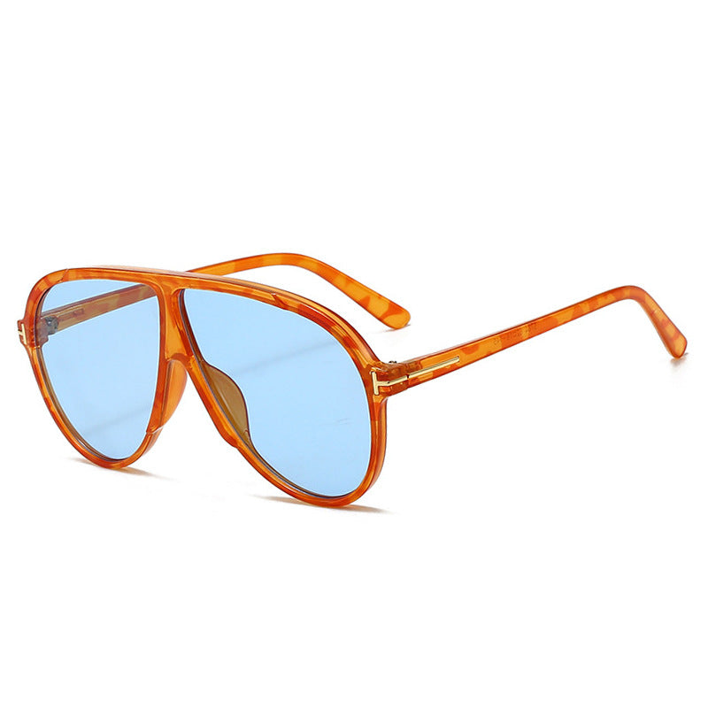 Damen große Sonnenbrille mit modernem Design und schützenden Gläsern Brehn