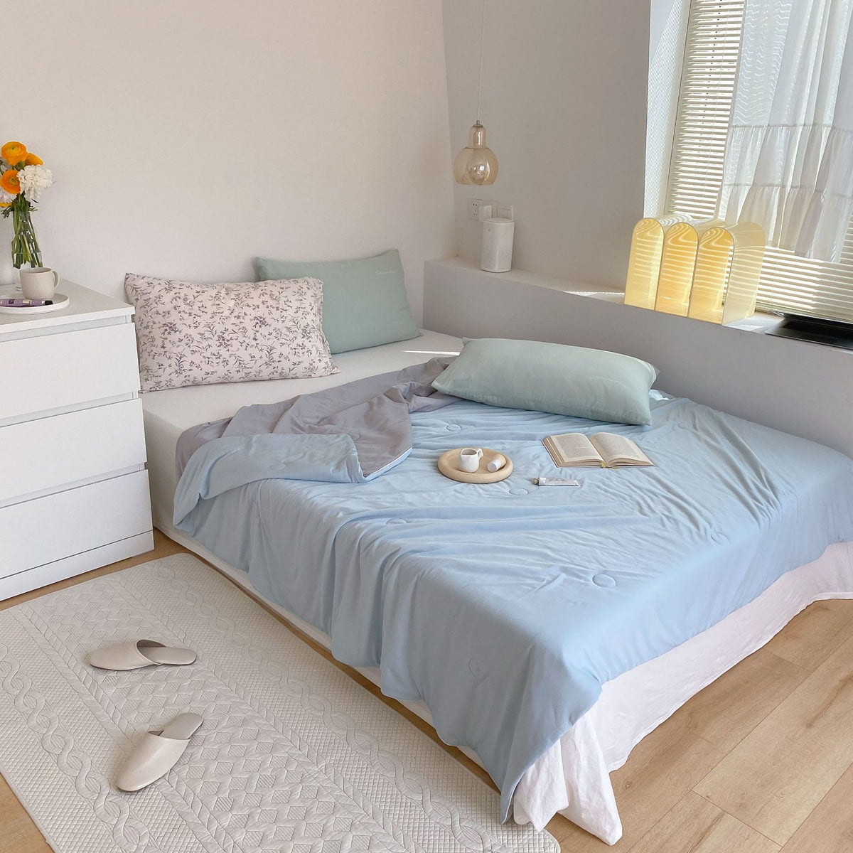 Leichte Wendbare Sommer-Steppdecke mit kühlender Mikrofaserfüllung Brehn