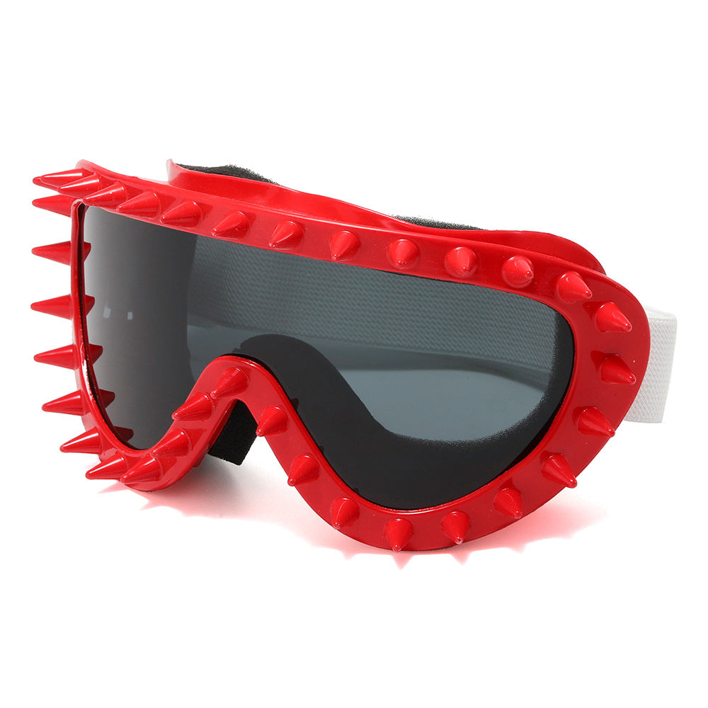 Damen stylische Schutzbrille mit markantem Spike-Design Brehn